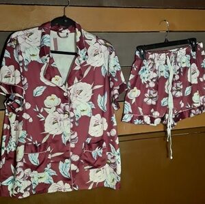 Like New Taniri Large Wine Floral Short Sleeve Top With Matching Shorts